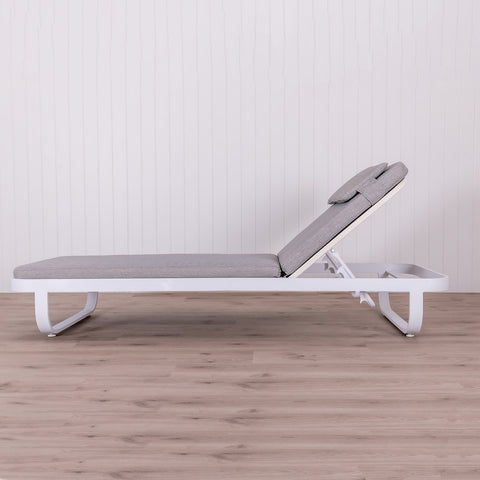 KURVE Sunlounge - White/Grey