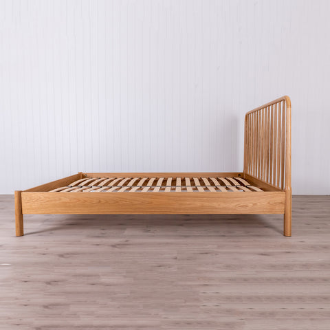 SPINDLE Queen Bed - Oak