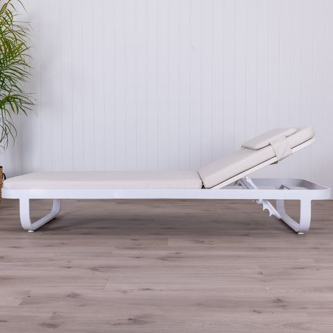 KURVE Sunlounge - White/Natural